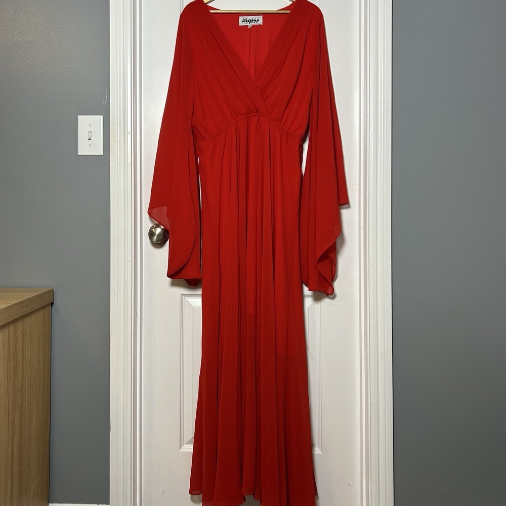 Meghan Los Angeles Red Bell Sleeve V-Neck Empire Waist Dramatic Flowy Maxi Dress